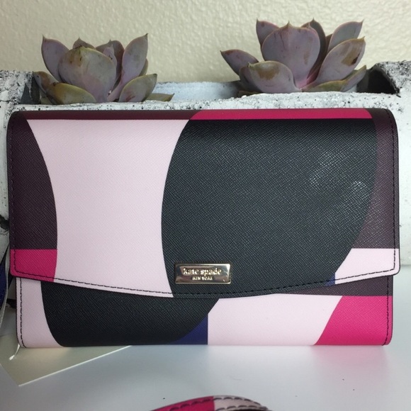 kate spade Handbags - Kate Spade Laurel Way Geo Spotlight Winnie Clutch